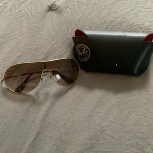 Original Ray-ban - model RB3250 sunglasses. Made in Italy.